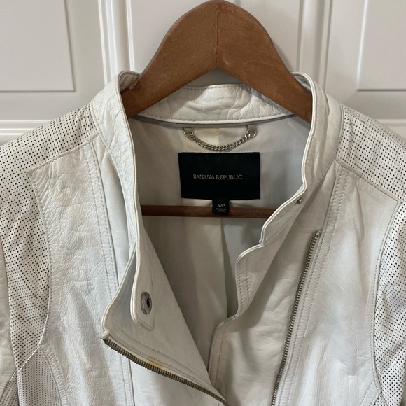 Gorgeous Cream coloured Banana Republic Leather Moto Jacket, size small - Picture 3 of 4